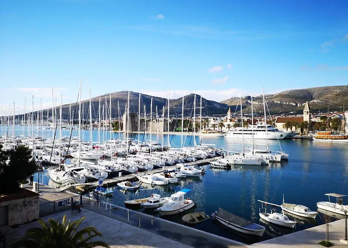 Yacht Marina Trogir, Heritage Bella Vistaa Lägenhet Trogir