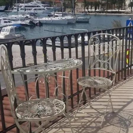 Yacht Marina, Bella Vista Apartment