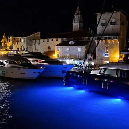 Yacht Marina Trogir, Heritage Bella Vistaa