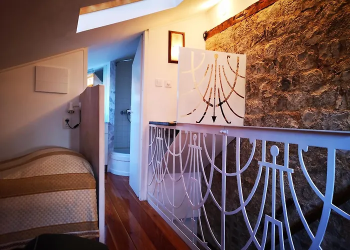 Yacht Marina Trogir, Heritage Bella Vistaa Трогір