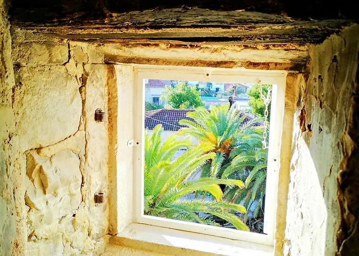 Yacht Marina Trogir, Heritage Bella Vistaa Апартаменти *