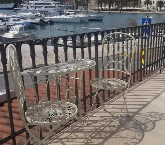 Yacht Marina Trogir, Heritage Bella Vistaa 特罗吉尔