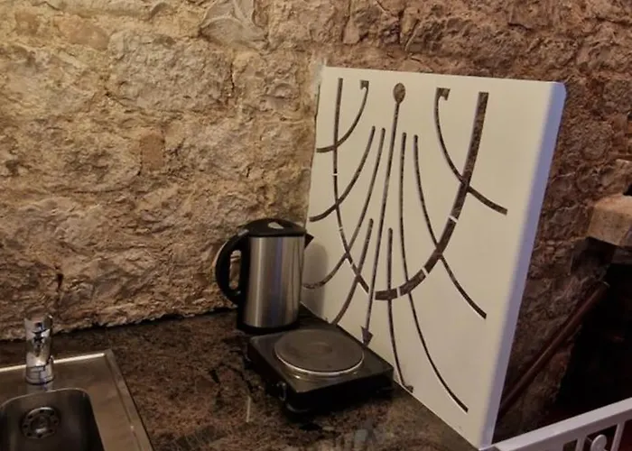 Yacht Marina Trogir, Heritage Bella Vistaa Трогір