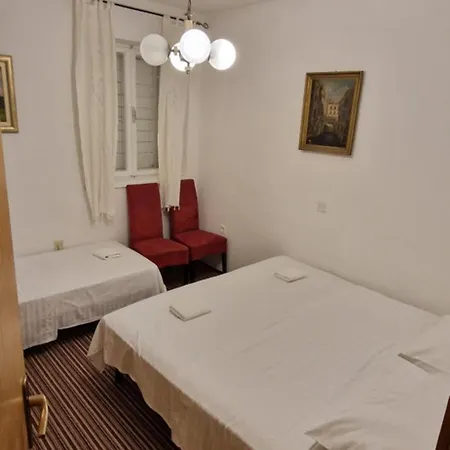 Yacht Marina Trogir, Heritage Bella Vistaa *